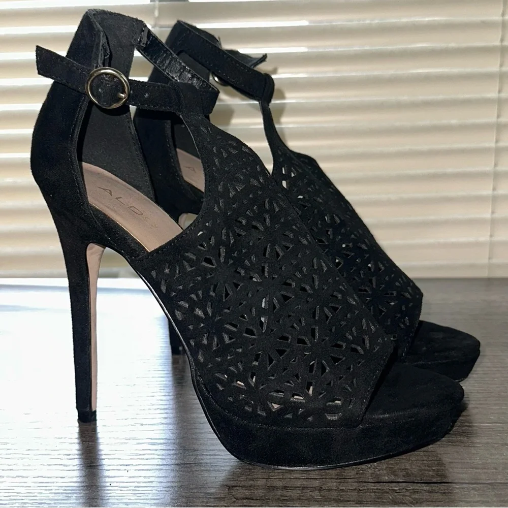Aldo Vizzola‎ Black Perforated Faux Suede Open Toe Platform 5